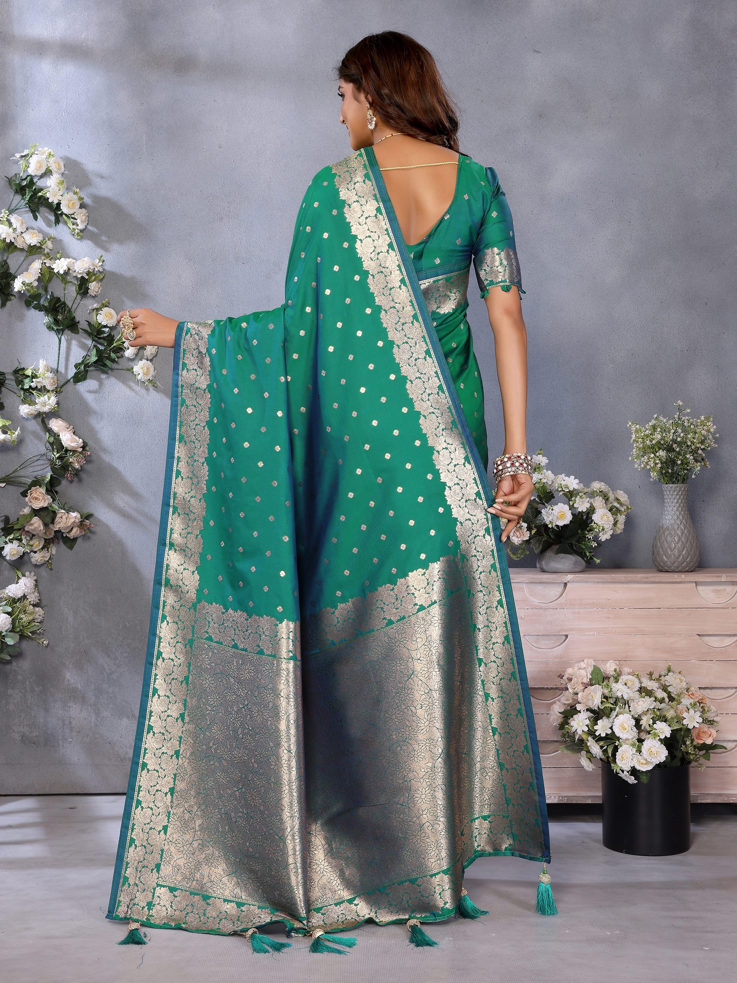 Rama Banarasi Silk Jacquard Weving Designer Trendy Partywear Saree