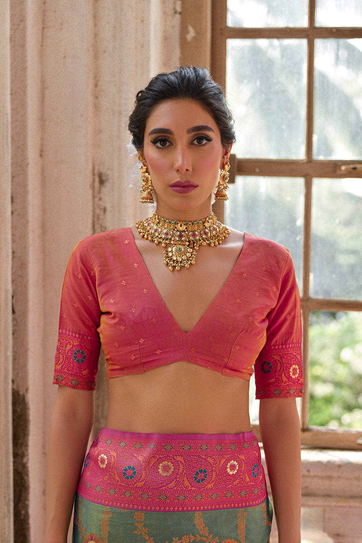 Rama Banarasi Silk Saree with Floral Jal and Contrast Pallu