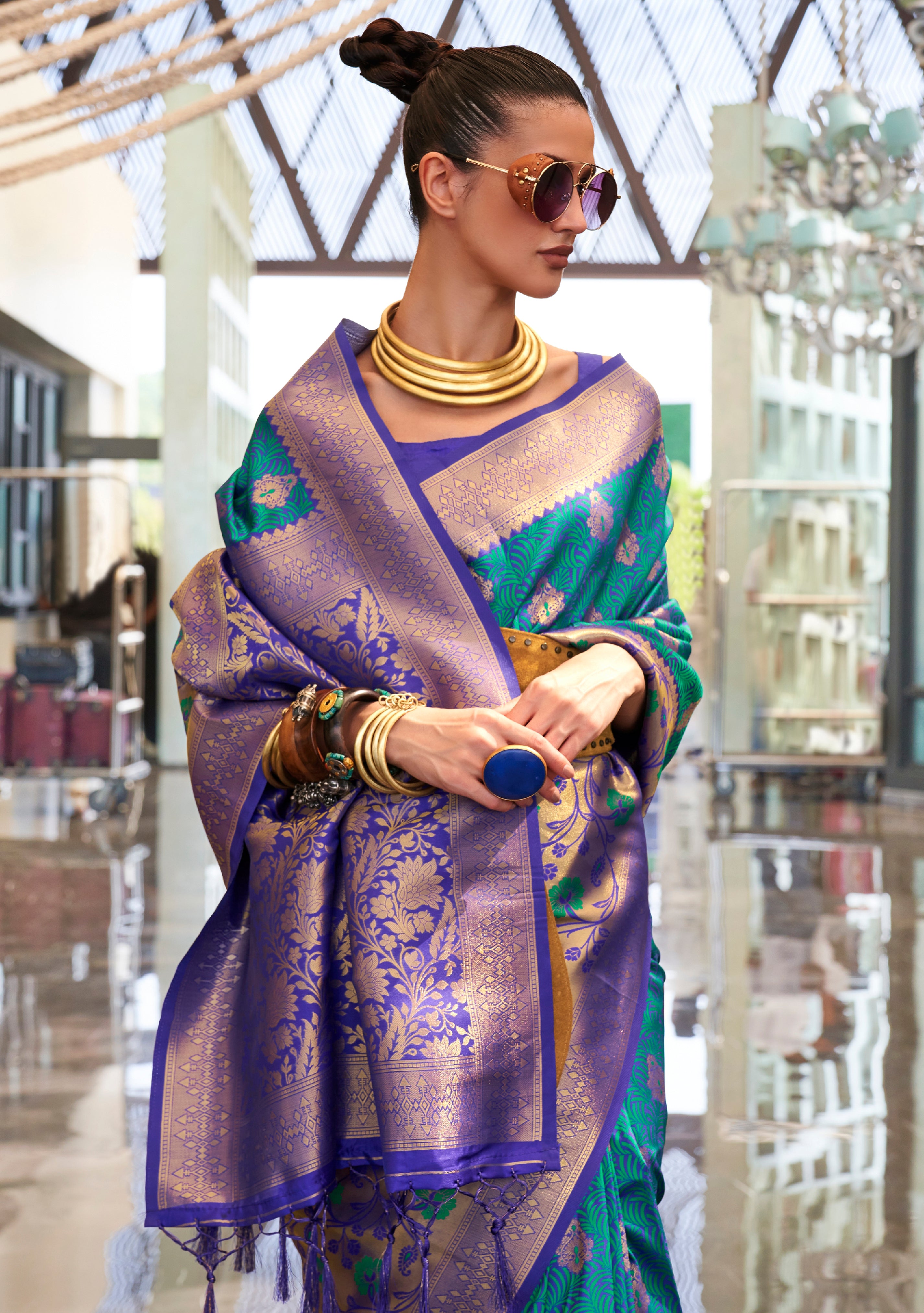 Rama Green Handloom Silk Saree With  Jacquard Woven Work