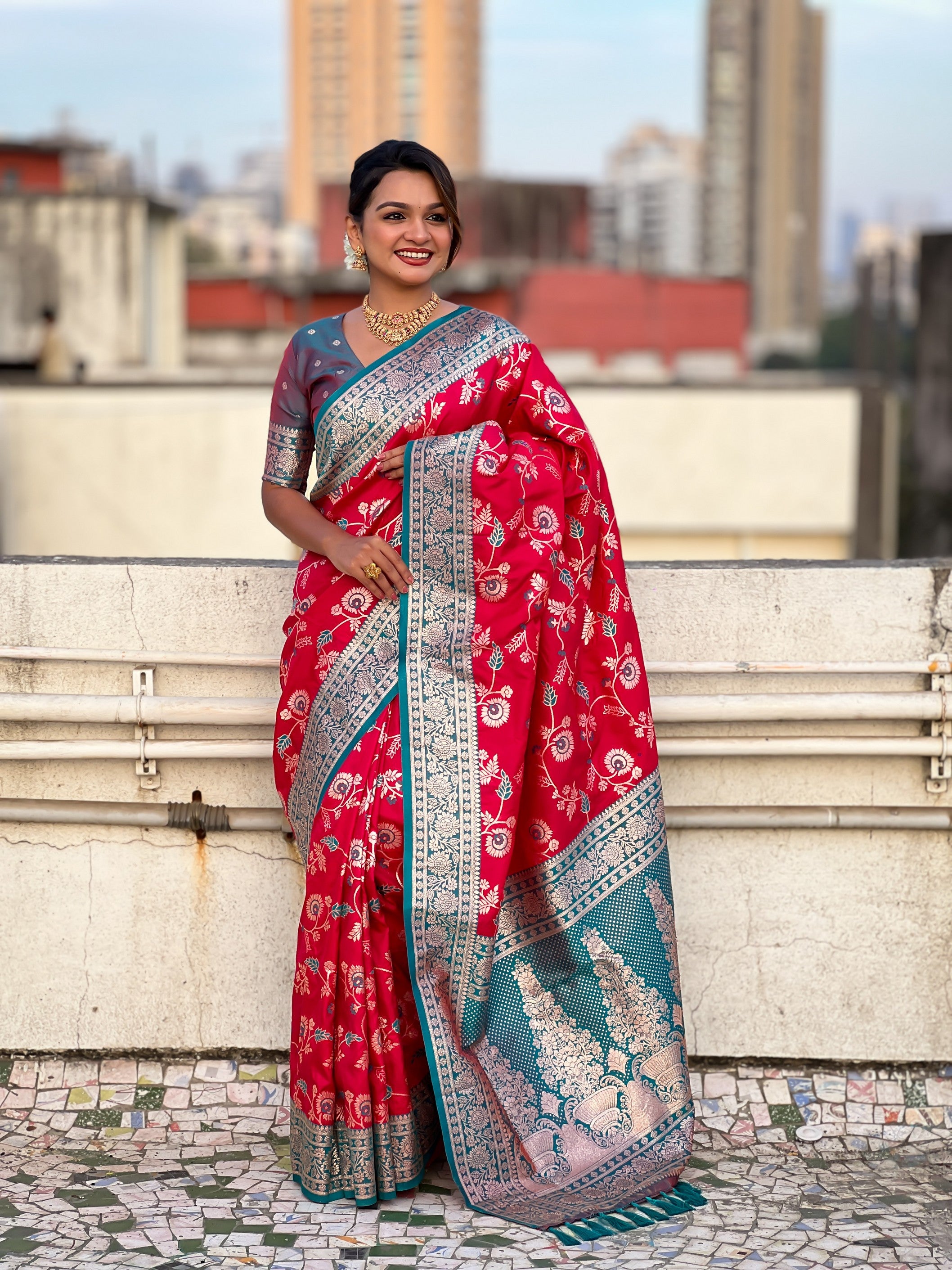 Red Banarasi Silk Weaving Meenakari Designer Heavy Looks Saree