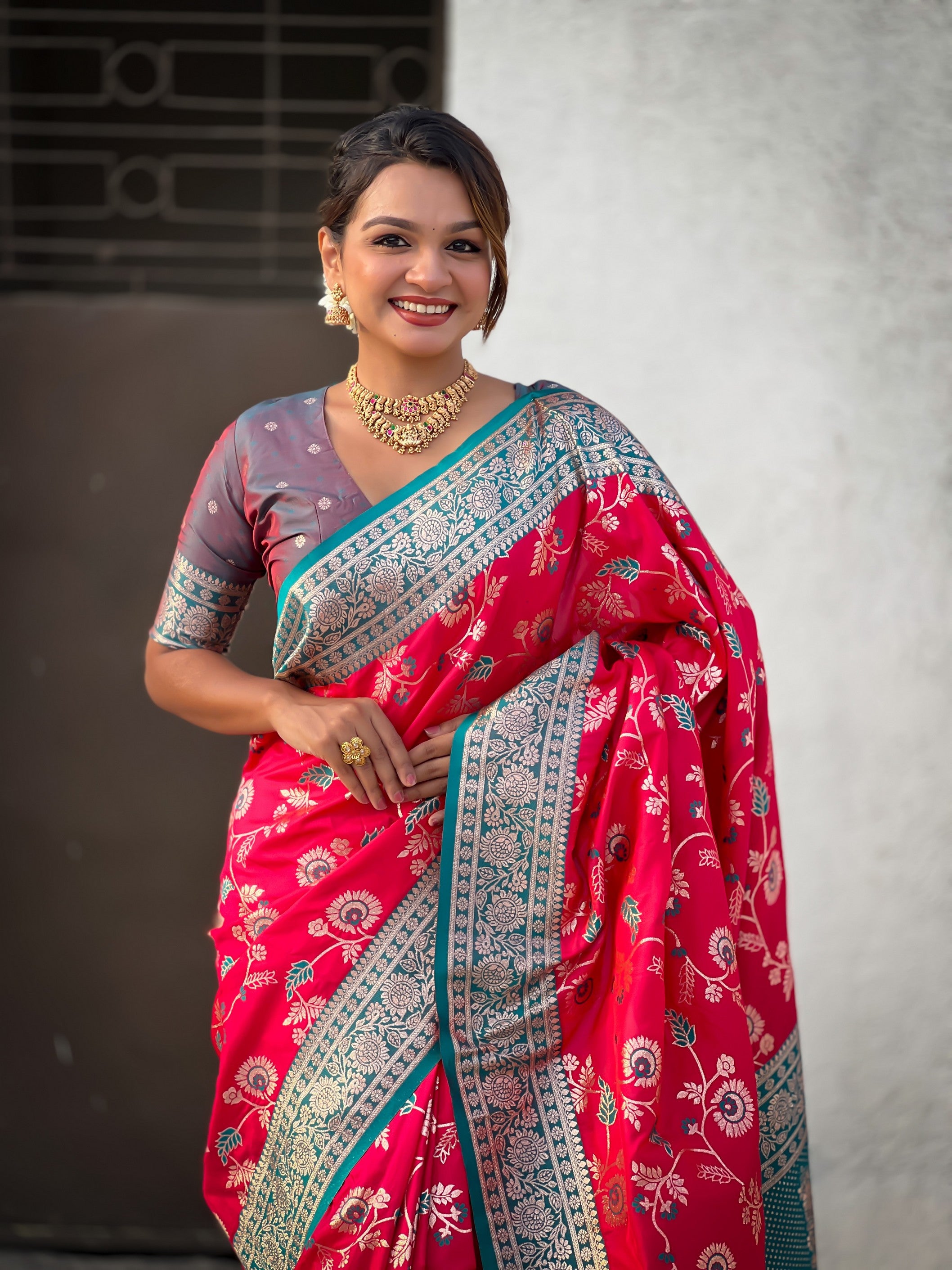 Red Banarasi Silk Weaving Meenakari Designer Heavy Looks Saree