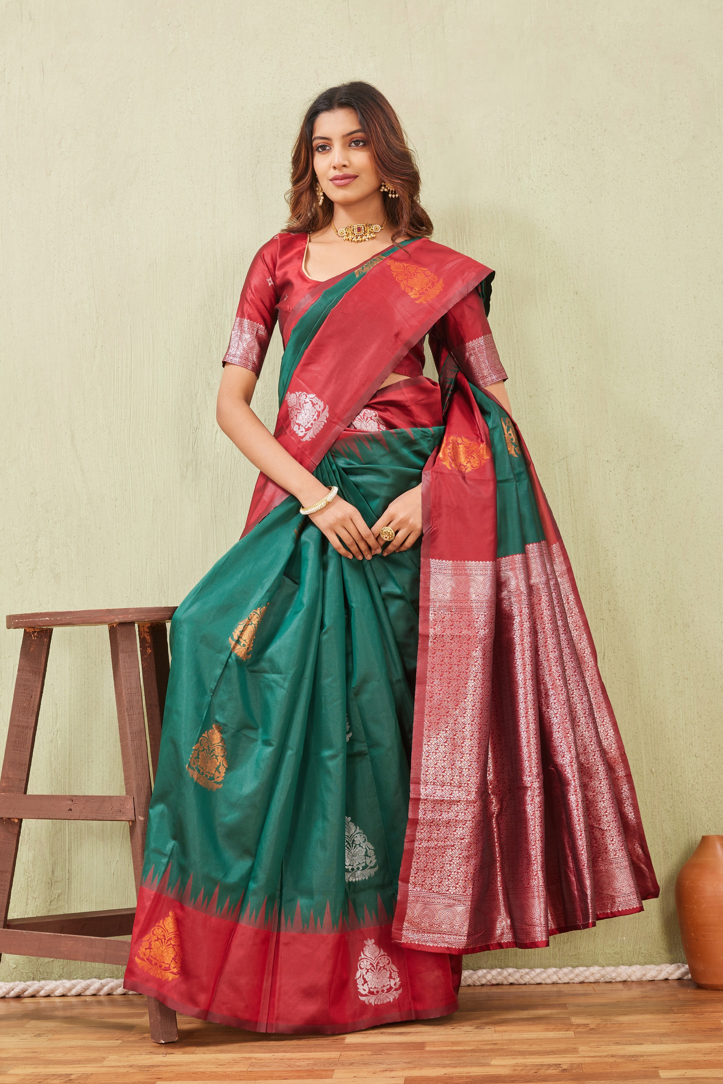 Red Green Banarasi Silk Saree with Rich Pallu & Elegant Jacquard Jari Work