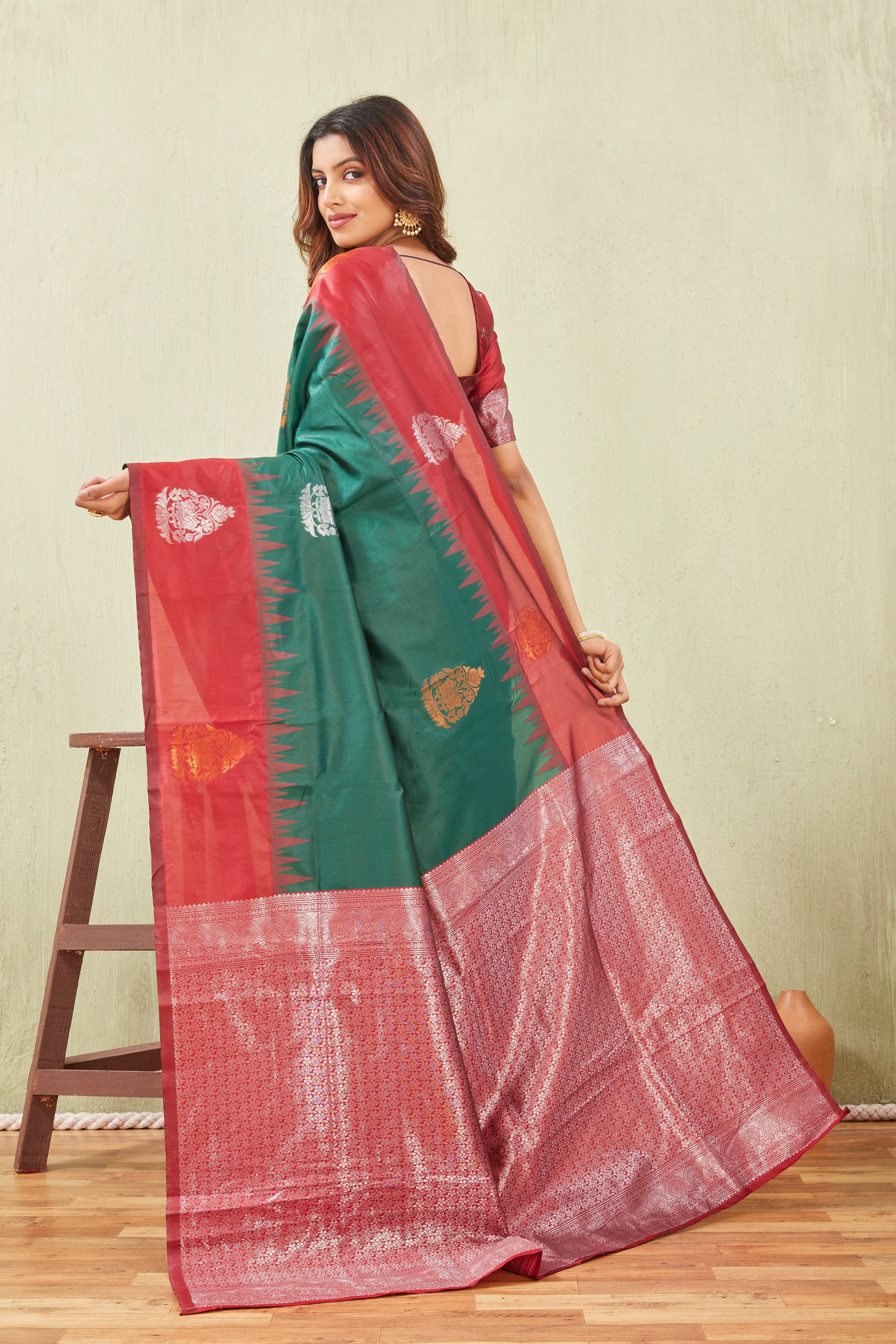 Red Green Banarasi Silk Saree with Rich Pallu & Elegant Jacquard Jari Work