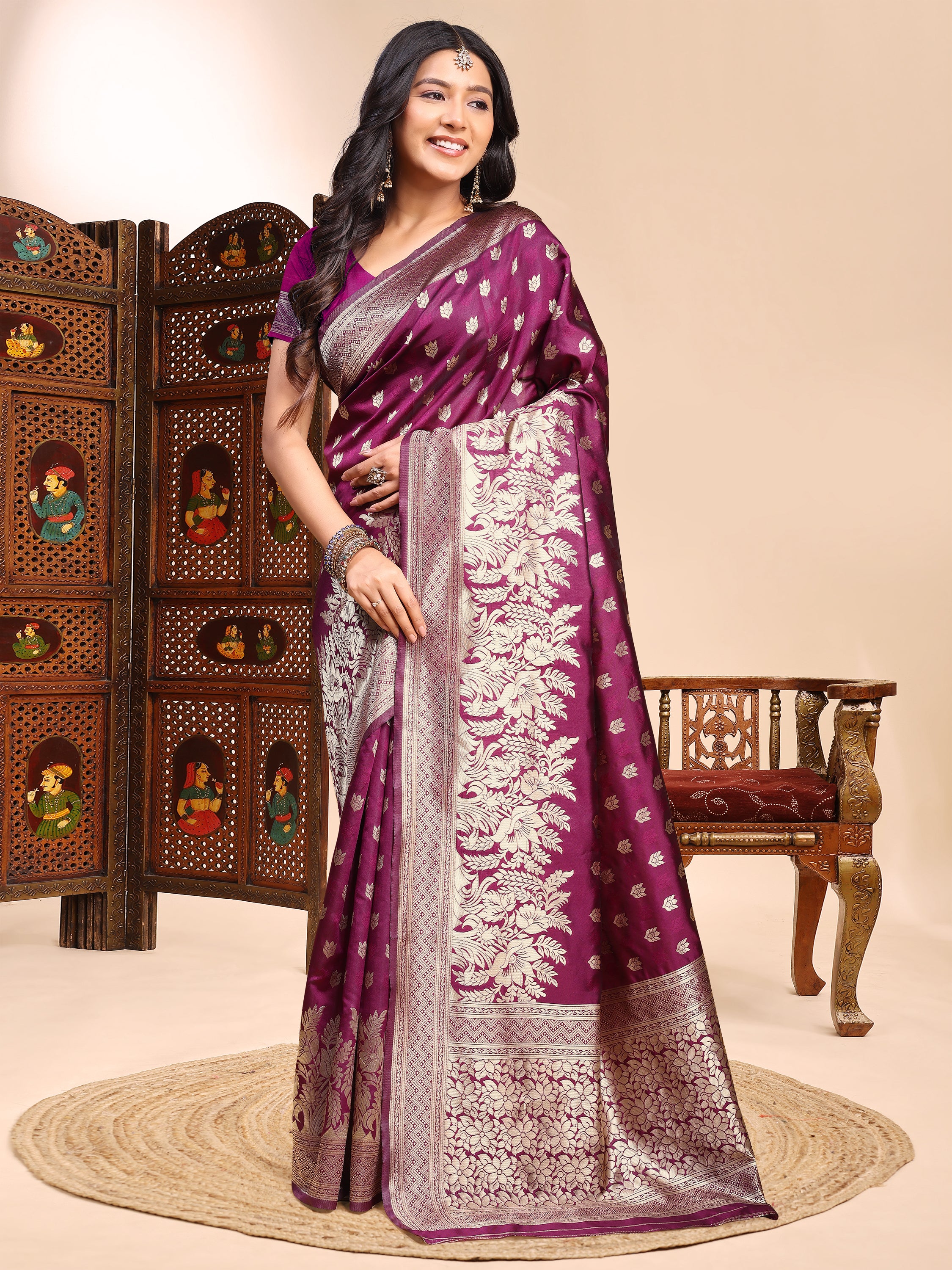 Stunning Magenta Lichi Silk Saree with Rich Zari Weaving