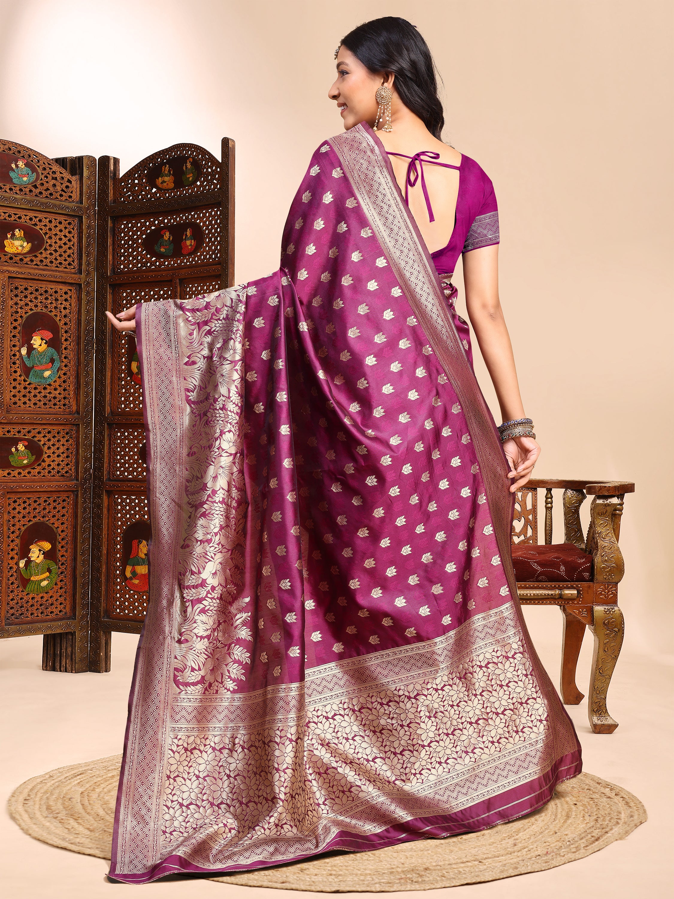 Stunning Magenta Lichi Silk Saree with Rich Zari Weaving