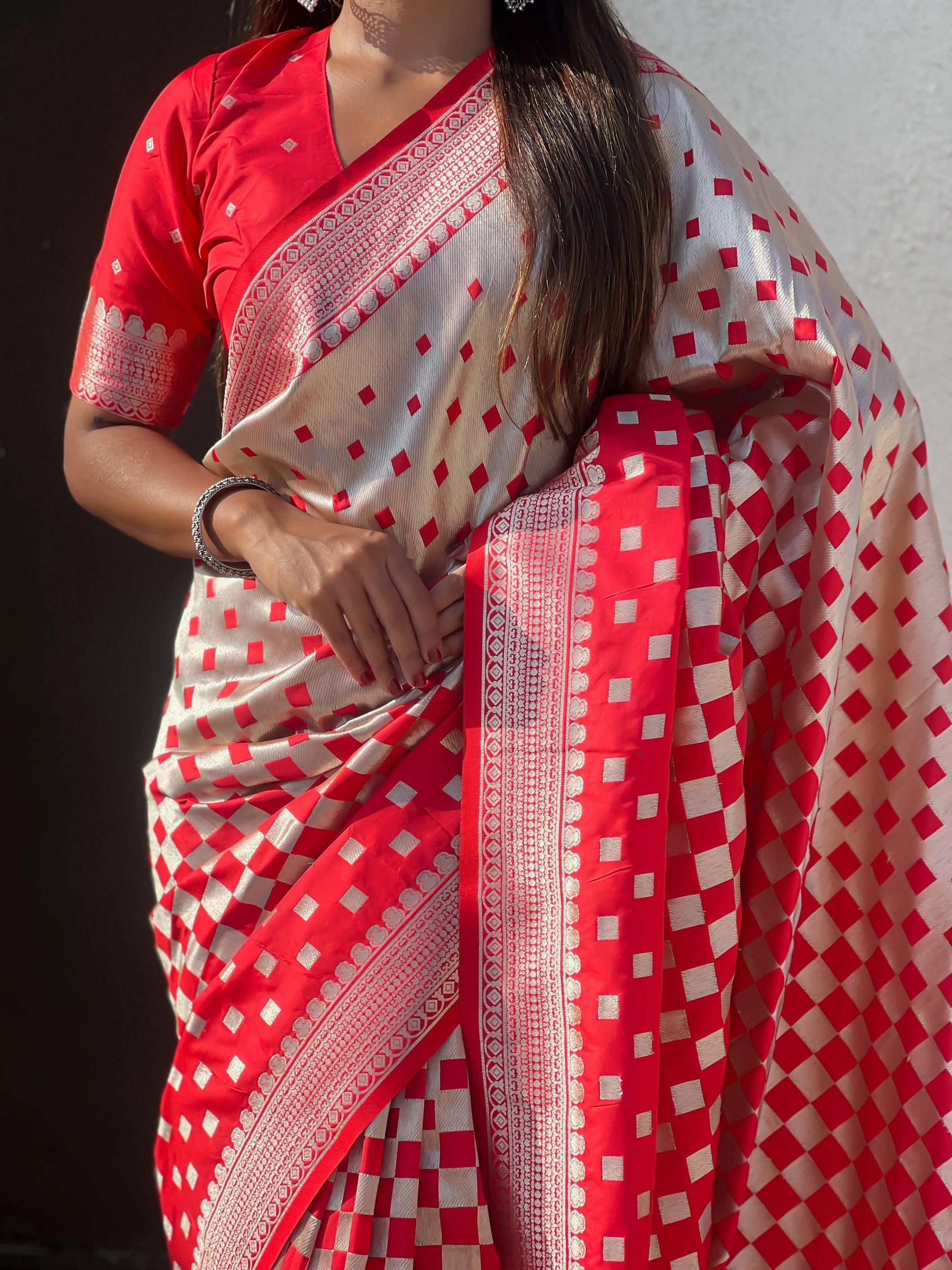 Woven Silver Jari Checks Designer Banarasi Silk Red Beautiful Saree