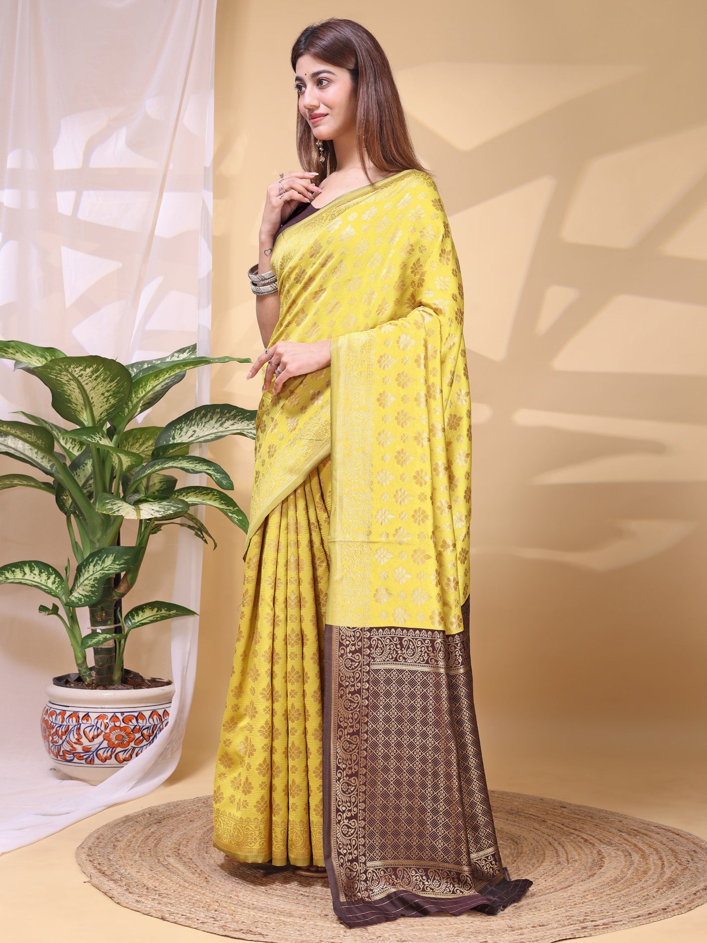 Yellow Lichi Silk Saree With Traditional Weaving
